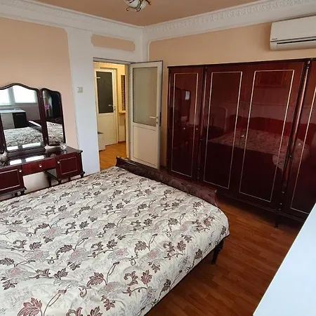 Anna Apartment *